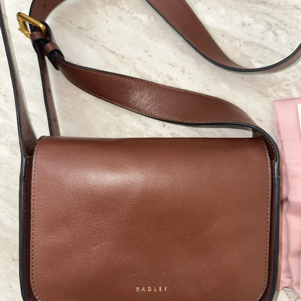 RADLEY LONDON Dark Brown Leather Crossbody with Gold Hardware